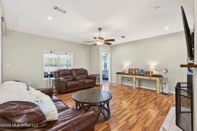 13300 Sunview Cove, Ocean Springs, MS 39565