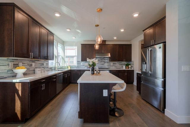 885 De Guigne Drive 1, Sunnyvale, CA 94085