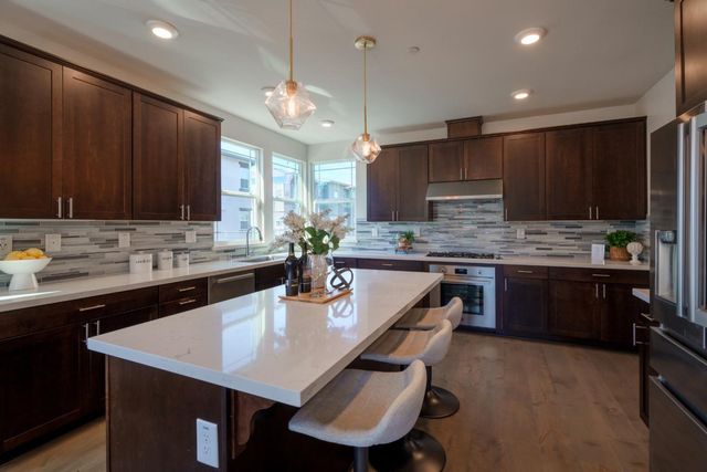 885 De Guigne Drive 1, Sunnyvale, CA 94085