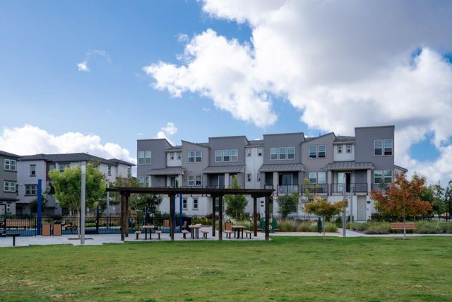 885 De Guigne Drive 1, Sunnyvale, CA 94085