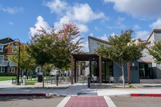 885 De Guigne Drive 1, Sunnyvale, CA 94085