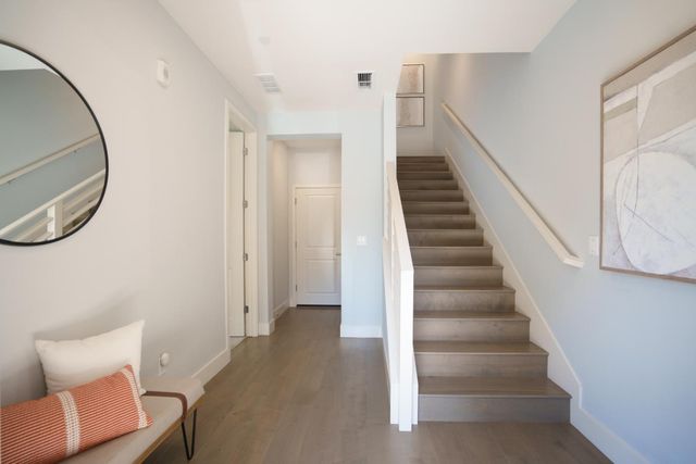 885 De Guigne Drive 1, Sunnyvale, CA 94085