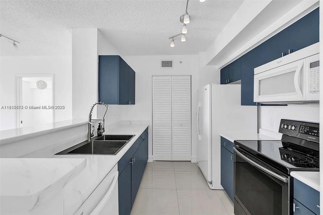 1919 Van Buren St 505A, Hollywood, FL 33020