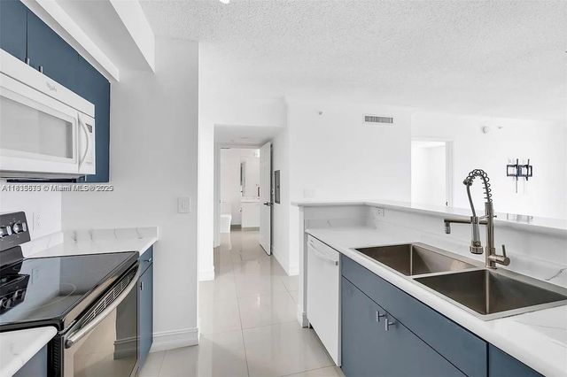 1919 Van Buren St 505A, Hollywood, FL 33020