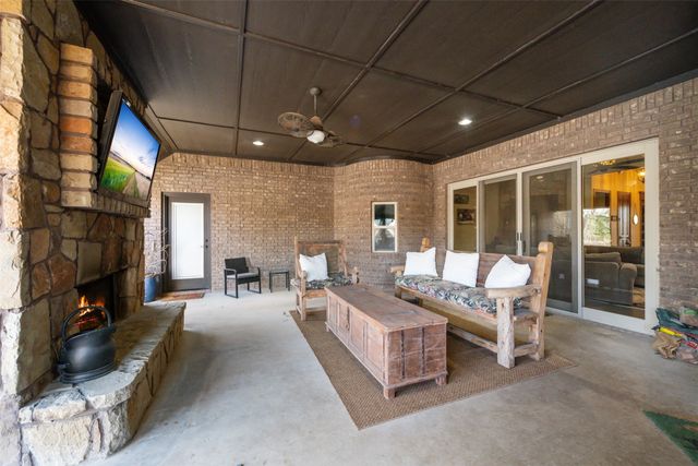 7401 Hilltop Drive, Fort Worth, TX 76108