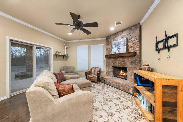 7401 Hilltop Drive, Fort Worth, TX 76108
