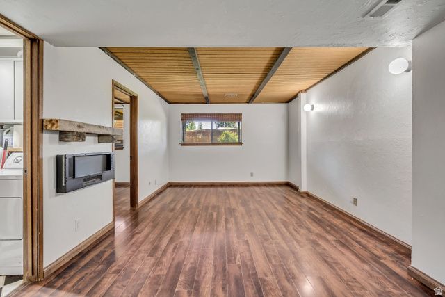 1063 OXFORD DR, Ogden, UT 84403