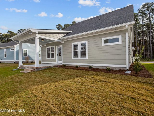 126 Pine View Boulevard, Beaufort, NC 28516