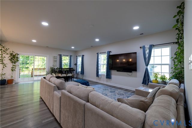 4733 Fry Landing Dr, Glen Allen, VA 23059