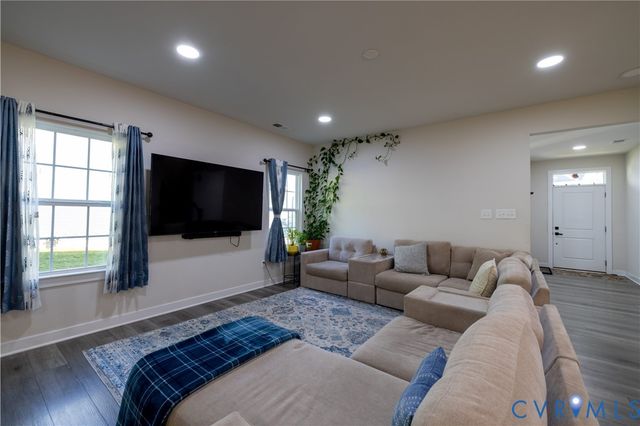 4733 Fry Landing Dr, Glen Allen, VA 23059