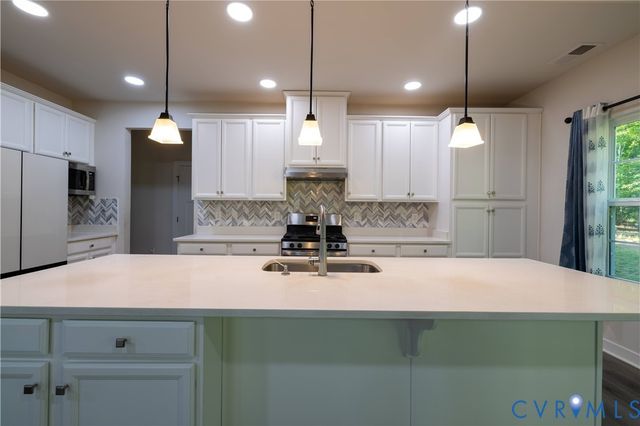 4733 Fry Landing Dr, Glen Allen, VA 23059
