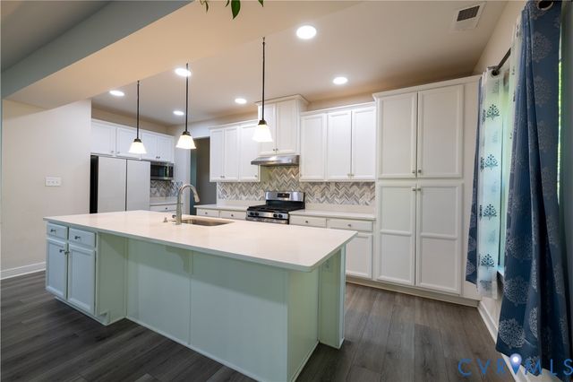 4733 Fry Landing Dr, Glen Allen, VA 23059