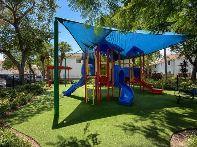 3660 San Simeon Circle, Weston, FL 33331