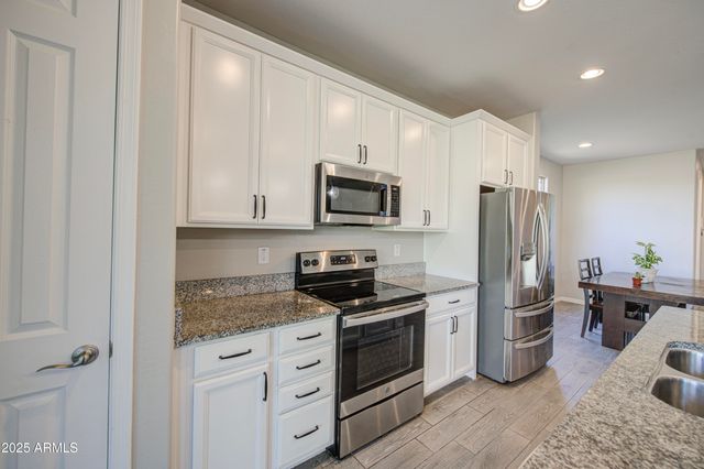 782 E BETSY Lane, Gilbert, AZ 85296