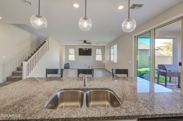 782 E BETSY Lane, Gilbert, AZ 85296