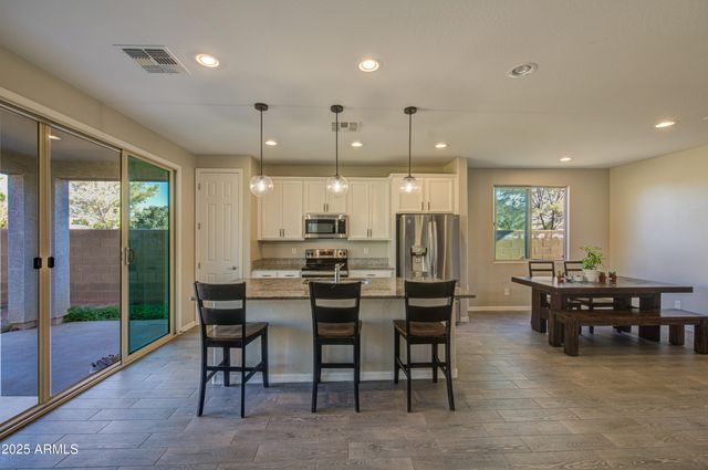 782 E BETSY Lane, Gilbert, AZ 85296