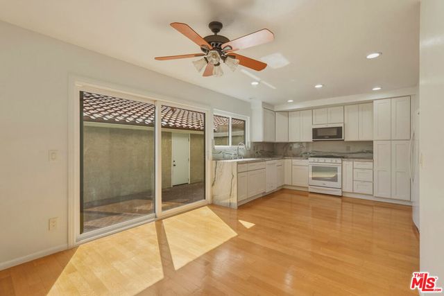 6845 Valley Circle Boulevard 22, West Hills, CA 91307