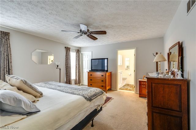 824 Willow Creek Drive, Akron, OH 44333