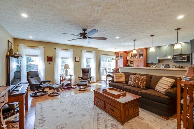 824 Willow Creek Drive, Akron, OH 44333