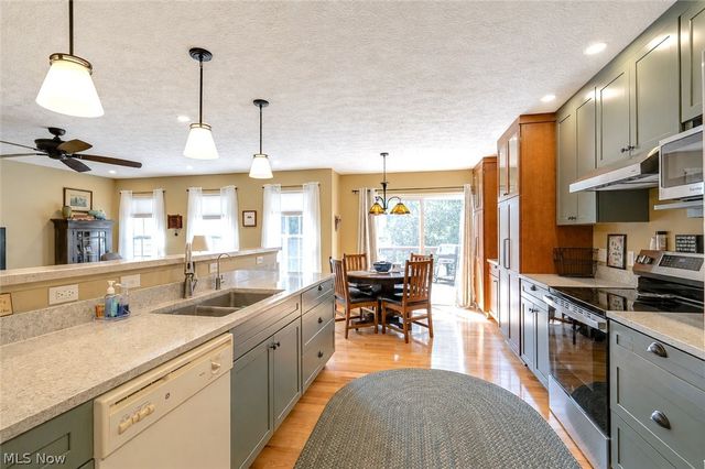 824 Willow Creek Drive, Akron, OH 44333