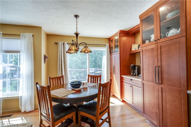 824 Willow Creek Drive, Akron, OH 44333