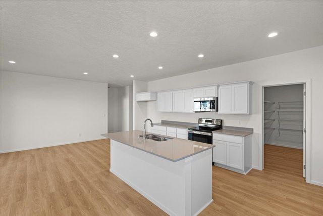 400 N Arcadia St, Deer Park, WA 99006