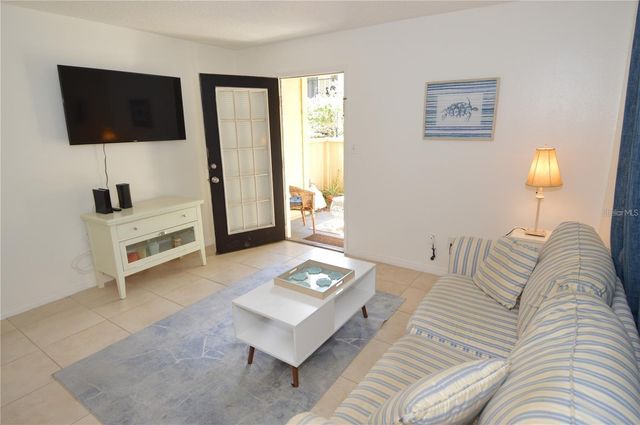 8625 MALLARD RESERVE DRIVE 101, Tampa, FL 33614
