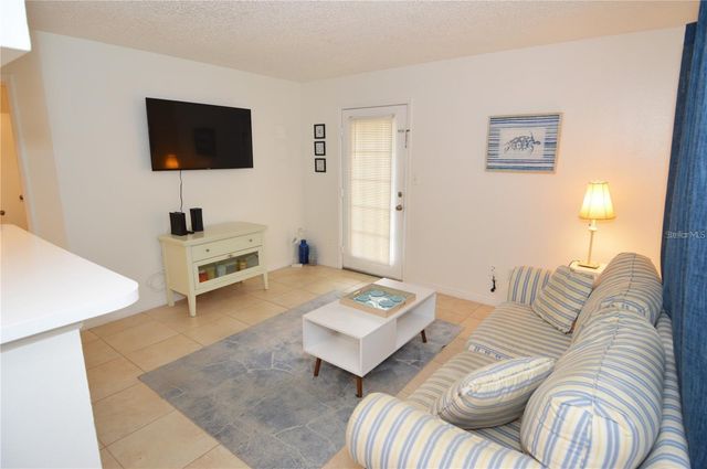 8625 MALLARD RESERVE DRIVE 101, Tampa, FL 33614