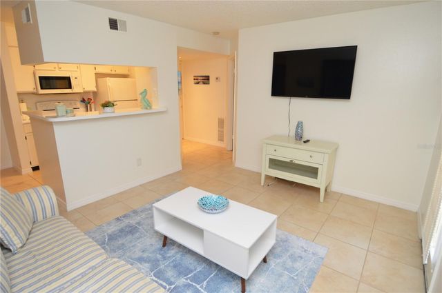 8625 MALLARD RESERVE DRIVE 101, Tampa, FL 33614