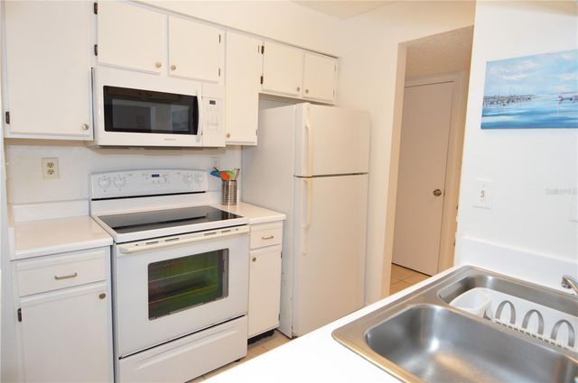 8625 MALLARD RESERVE DRIVE 101, Tampa, FL 33614