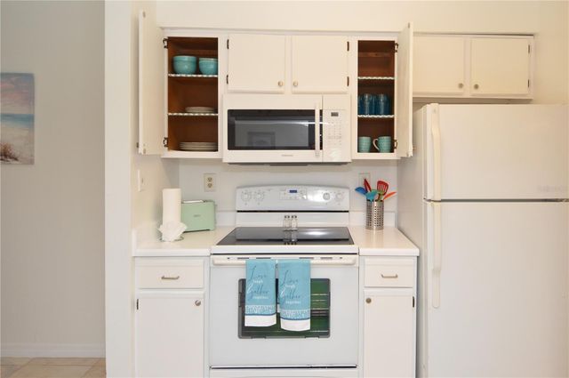 8625 MALLARD RESERVE DRIVE 101, Tampa, FL 33614
