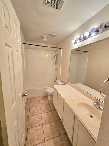 31 Crest, Houston, TX 77082