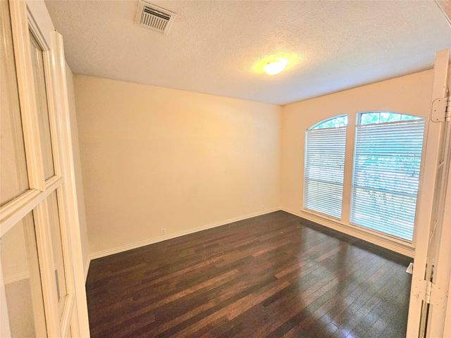 31 Crest, Houston, TX 77082