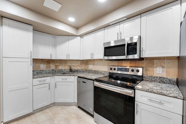 2425 Presidential Way Ph5, West Palm Beach, FL 33401
