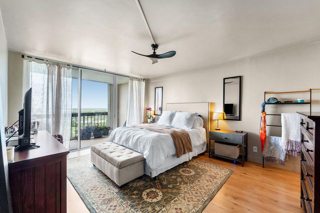 2425 Presidential Way Ph5, West Palm Beach, FL 33401