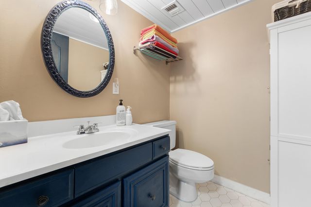 2425 Presidential Way Ph5, West Palm Beach, FL 33401