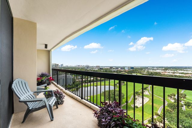 2425 Presidential Way Ph5, West Palm Beach, FL 33401