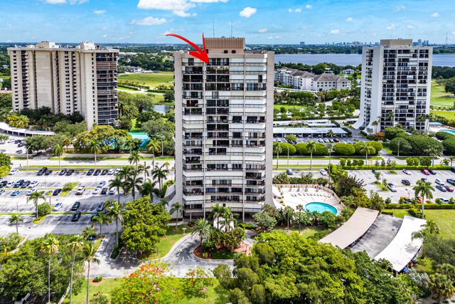 2425 Presidential Way Ph5, West Palm Beach, FL 33401