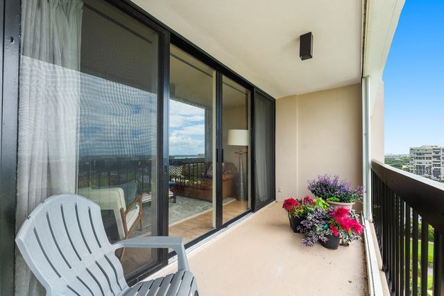 2425 Presidential Way Ph5, West Palm Beach, FL 33401