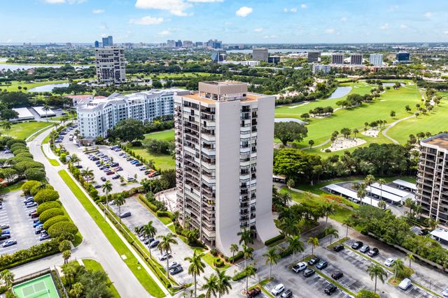 2425 Presidential Way Ph5, West Palm Beach, FL 33401