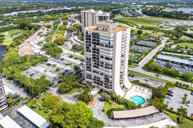 2425 Presidential Way Ph5, West Palm Beach, FL 33401