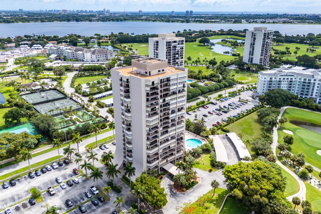 2425 Presidential Way Ph5, West Palm Beach, FL 33401