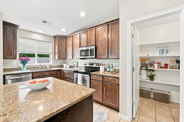 998 N CAMBRIA DR, North Salt Lake, UT 84054