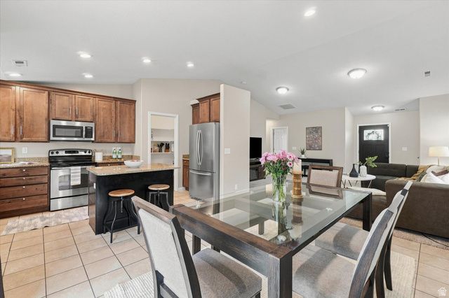 998 N CAMBRIA DR, North Salt Lake, UT 84054