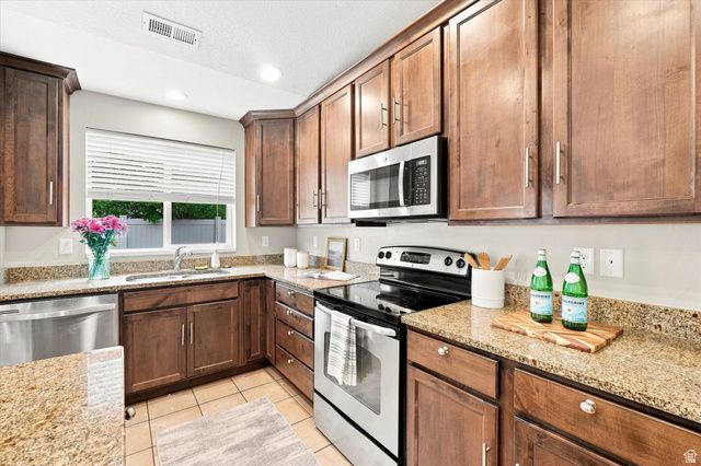 998 N CAMBRIA DR, North Salt Lake, UT 84054
