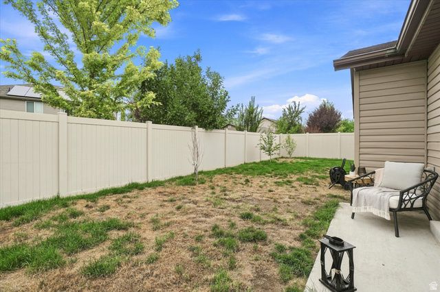 998 N CAMBRIA DR, North Salt Lake, UT 84054