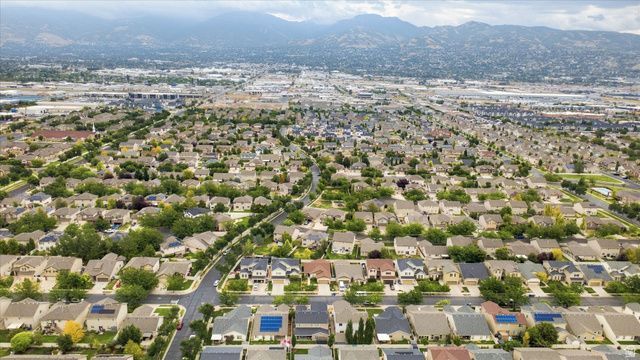 998 N CAMBRIA DR, North Salt Lake, UT 84054