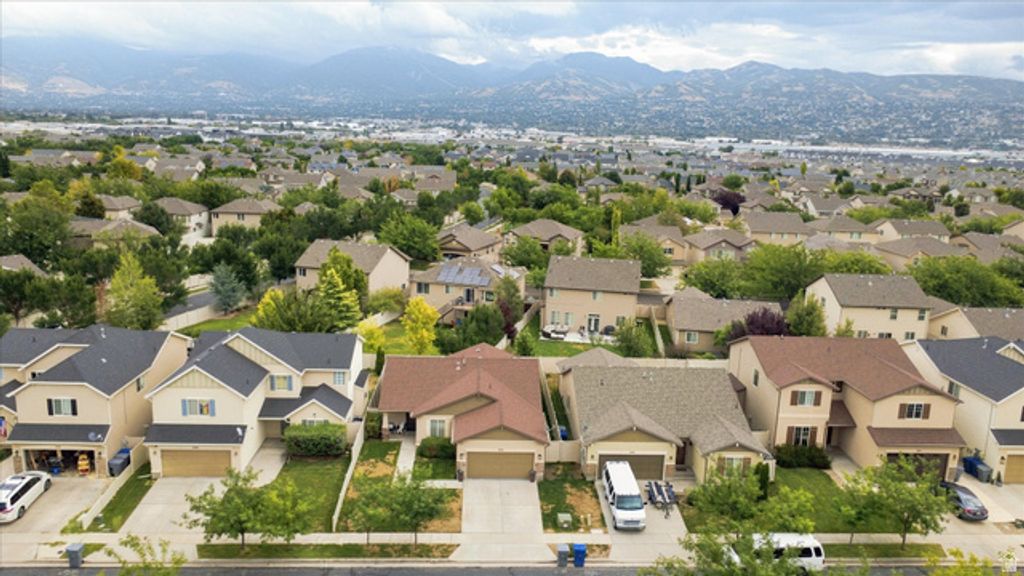998 N CAMBRIA DR, North Salt Lake, UT 84054 — photo 5