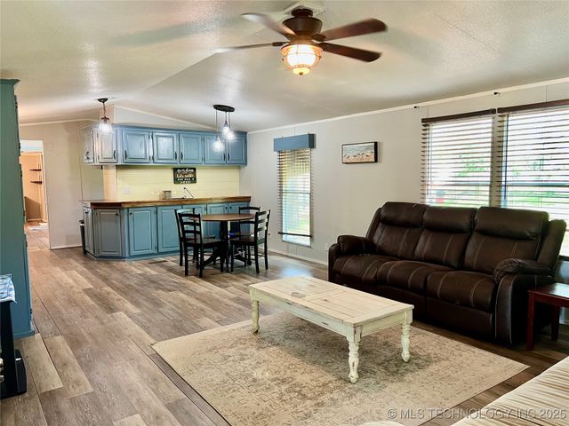 7350 Sunset Circle, Kingston, OK 73439