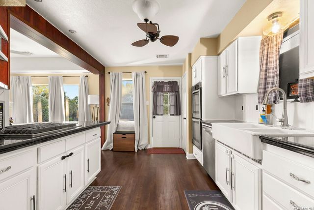 1501 Buffalo Springs, New Braunfels, TX 78132